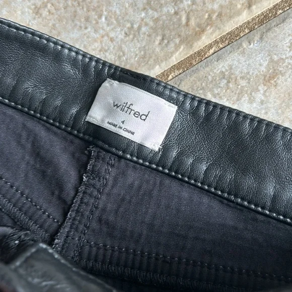 Aritzia Wilfred The Melina Cropped Faux Leather Pants Women's size 4 - Picture 4 of 10